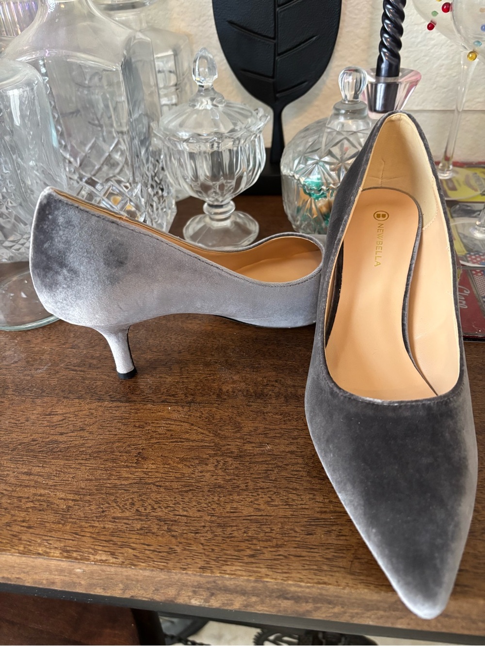 Brand New! Gray Velvet Pointed-Toe Kitten Heels (Size: 7.5)